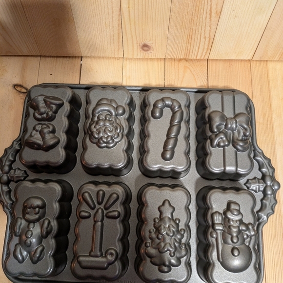 Nordic Ware Holiday-Themed Gray Baking Mold - Picture 7 of 7